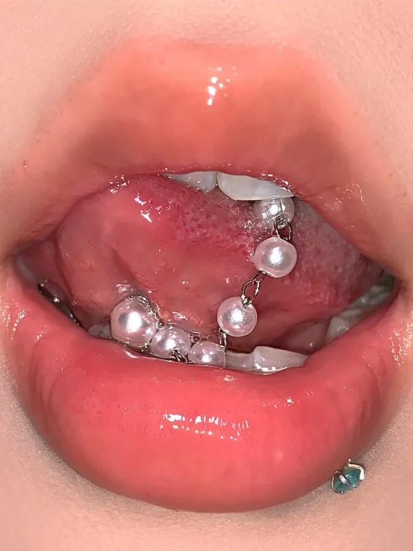 Body-Jewellery-pearls-chain-Tongue-Stud-2 body piercing jewellery