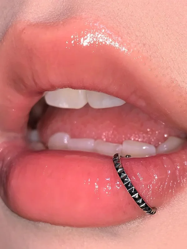 Lip-Piercing-Jewellery-3D-Bulge-Circular-Barbell-2 body piercing jewellery