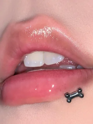 Lip piercing stud
