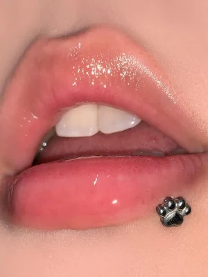 body-jewellery-claw-titanium-lip-piercing-studs-1 Lip piercing stud