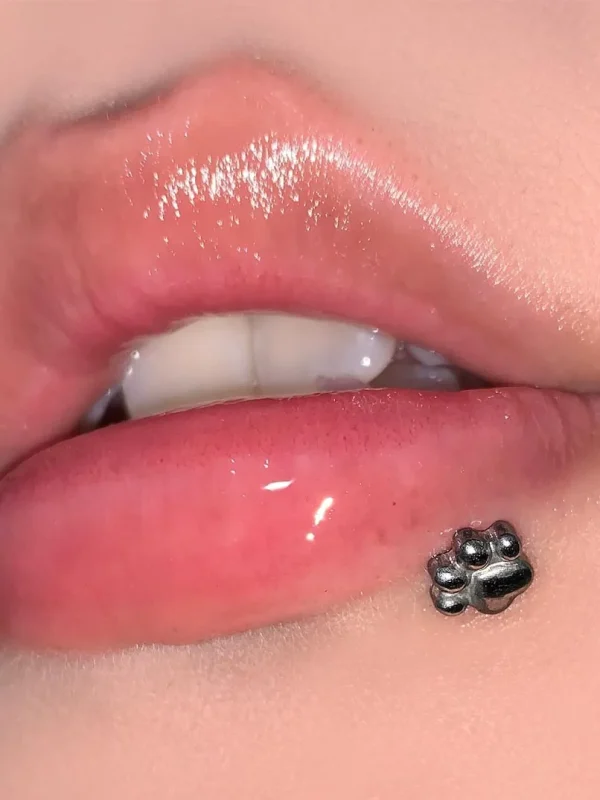 body-jewellery-claw-titanium-lip-piercing-studs-2 Lip piercing stud