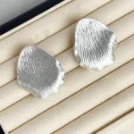 brushed-petal-sliver-earrings-3 basic earrings