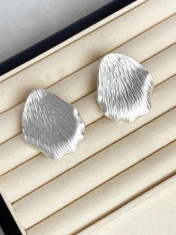 brushed-petal-sliver-earrings-3 basic earrings