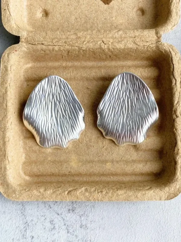 brushed-petal-sliver-earrings-4 basic earrings
