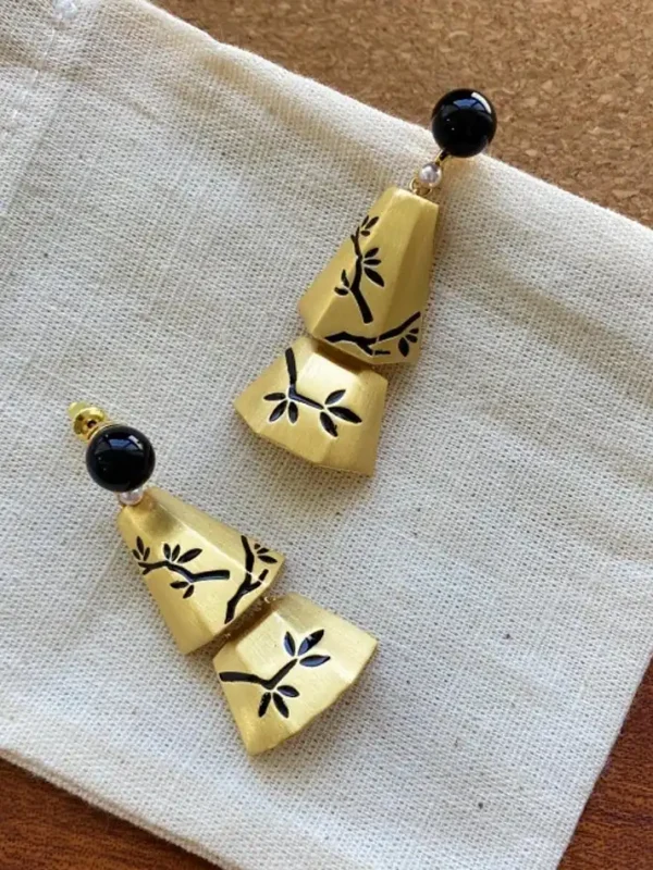 ear-piercing-jewelry-chinese-bell-ear-studs-3 gold earrings