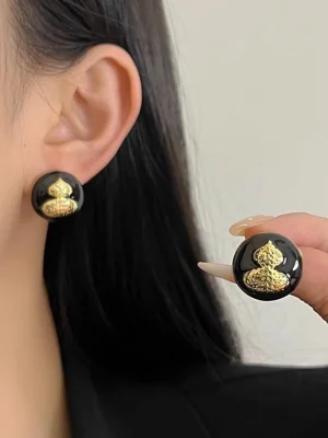 gold earrings