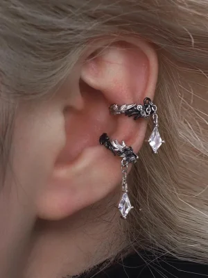 ear-piercing-jewelry-crow's-tears-ear-stud-1 ear jewellery