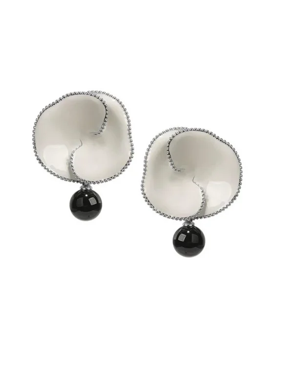 ear-piercing-jewelry-plum-flowere-ear-studs-4 pearl earrings