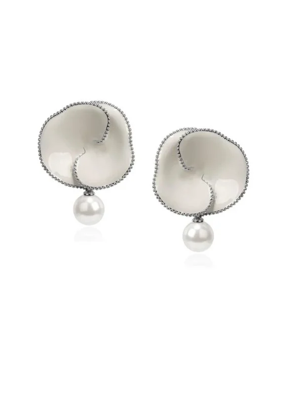 ear-piercing-jewelry-plum-flowere-ear-studs-5 pearl earrings