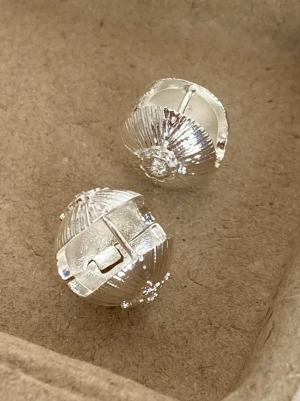 ear-piercing-jewelry-round-daisy-ear-studs-7 sliver earrings