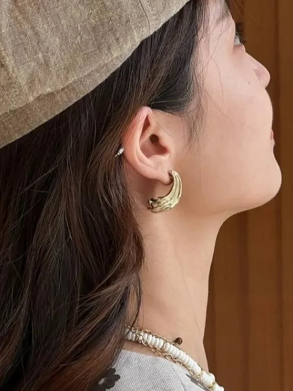 ear-piercing-jewelry-shell-shape-ear-stud-3 gold earrings