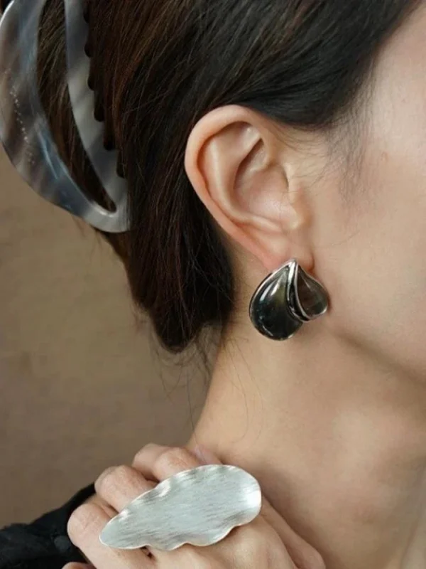 ear-piercing-jewelry-unique-shell-ear-studs-2 sliver earrings