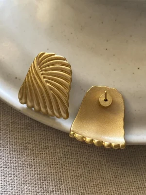 gold earrings