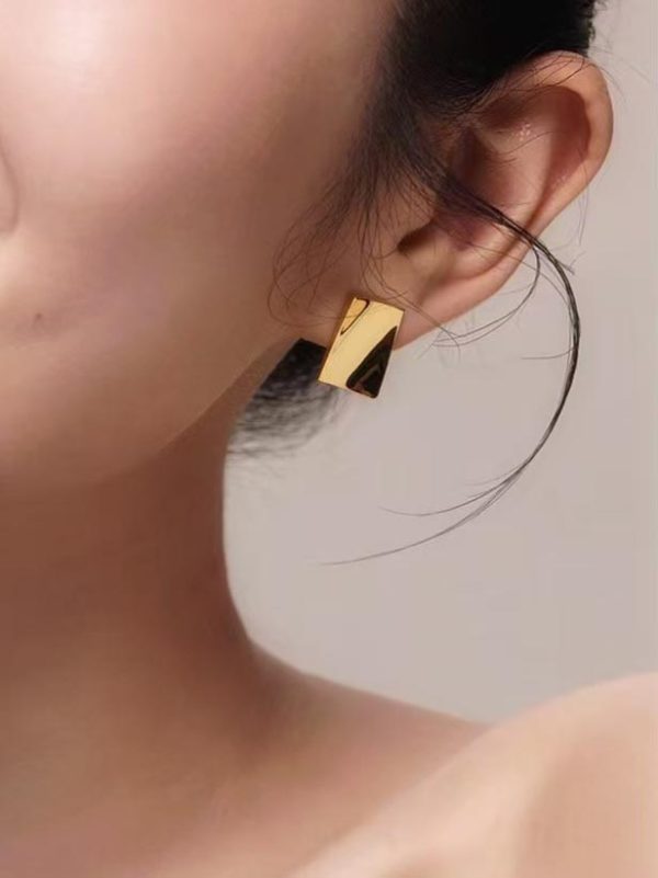 gold-earrings-basic-3d-style-4 basic earrings
