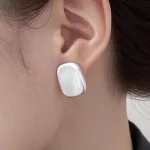 gold-earrings-basic-rectangle-shape-2 basic earrings