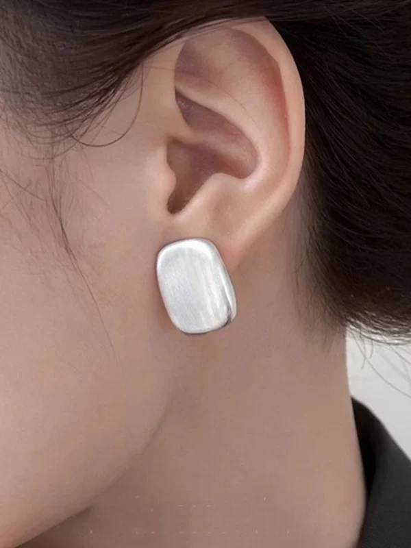 gold-earrings-basic-rectangle-shape-2 basic earrings