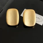 gold-earrings-basic-rectangle-shape-4 basic earrings