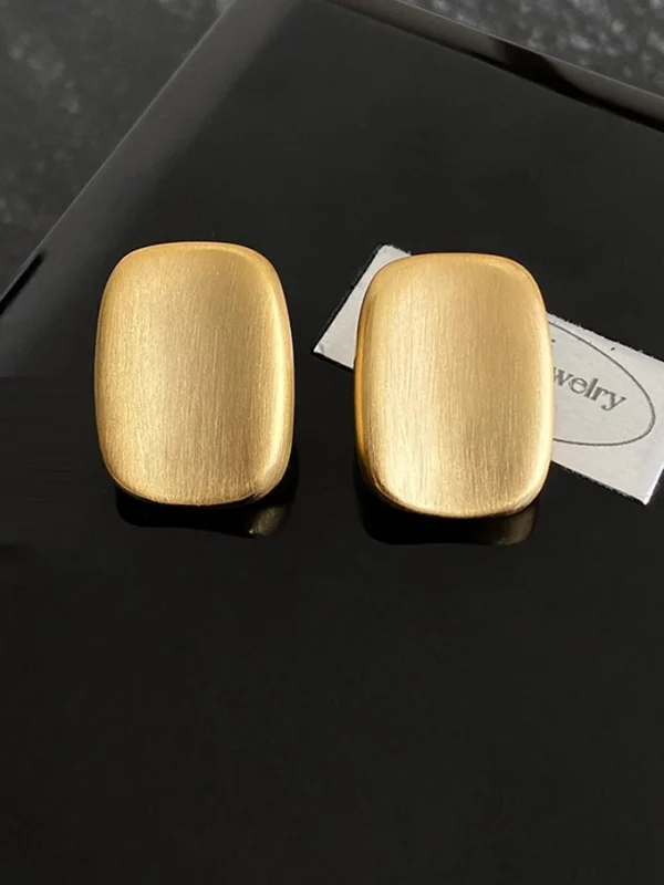 gold-earrings-basic-rectangle-shape-4 basic earrings