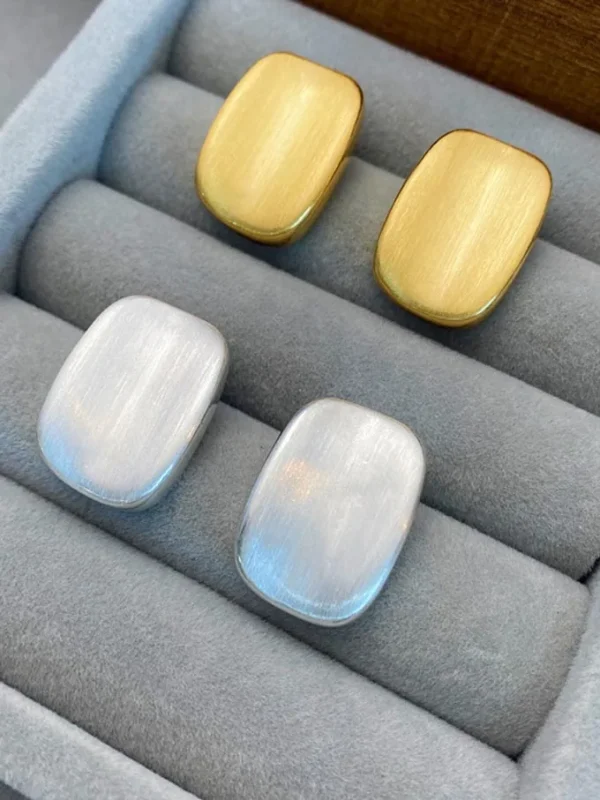 gold-earrings-basic-rectangle-shape-5 basic earrings