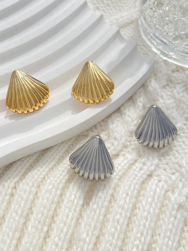 gold-earrings-cute-shell-shaped-2 cute earrings