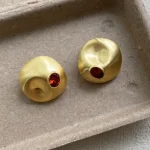 gold-earrings-diamond-decoration-2 gold ear studs