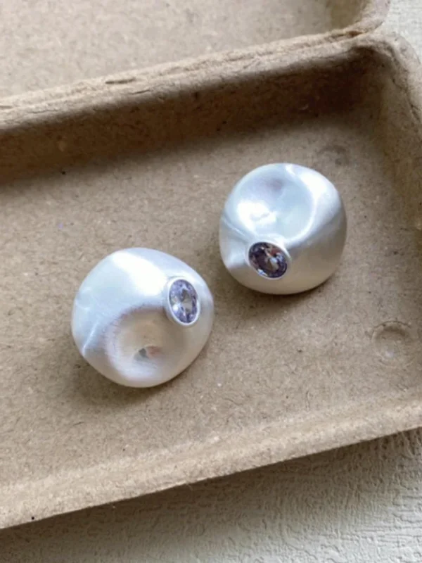 gold-earrings-diamond-decoration-3 sliver ear studs