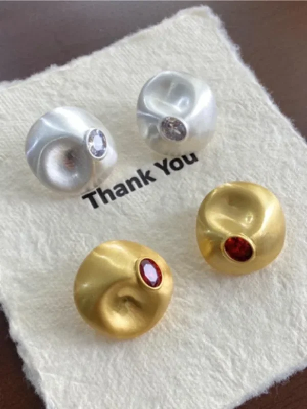 gold-earrings-diamond-decoration-4 gold ear studs