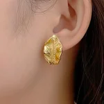 gold-earrings-leaf-shape-1 basic earrings