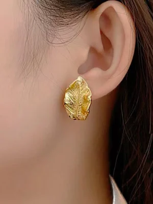 gold-earrings-leaf-shape-1 basic earrings