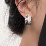 gold-earrings-leaf-shape-2 basic earrings