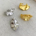 gold-earrings-leaf-shape-3 basic earrings