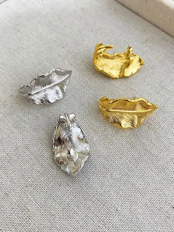 gold-earrings-leaf-shape-3 basic earrings
