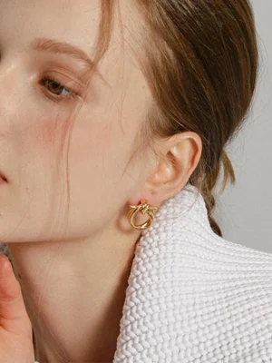 gold hoop earrings