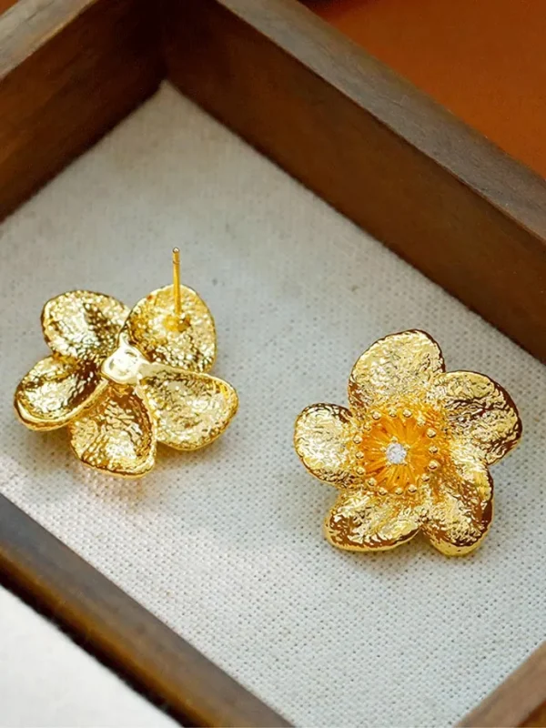 golf-earrings-pretty-bauhinia-4 gold earrings