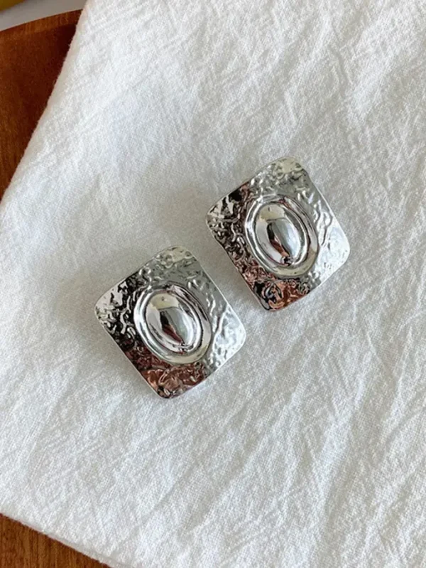 golf-earrings-rectangle-unique-texture-3 basic earrings