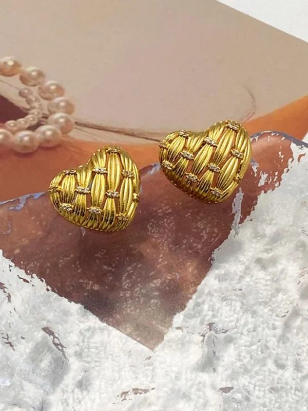 heart-shaped-earrings-with-zircon-4 cute earrings