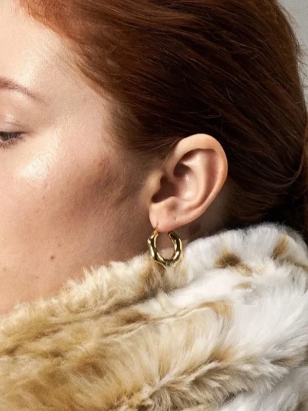 hoop-earrings-irregular-circle-shape-3 hoop ear studs