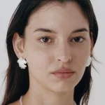 sliver-earrings-4-petals-with-pearl-2 pearl earrings