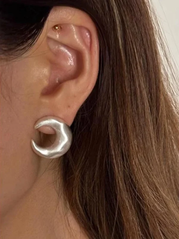 sliver-earrings-unique-moon-shape-1 basic earrings