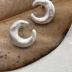 sliver-earrings-unique-moon-shape-2 basic earrings