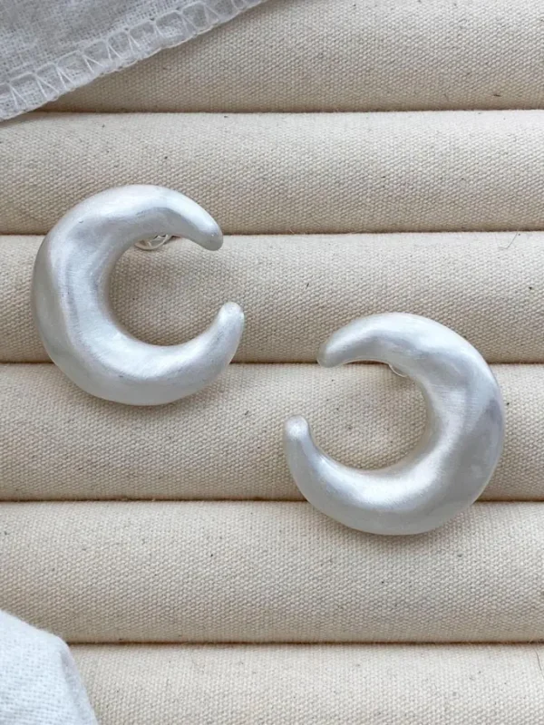 sliver-earrings-unique-moon-shape-3 basic earrings