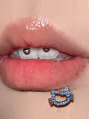 Bubbleoo cute kitty sparkling lip piercing stud with gems