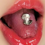 body-jeweller-shell-tongue-stud-3 Shell shaped tongue stud model shot - Bubbleoo body jewelry