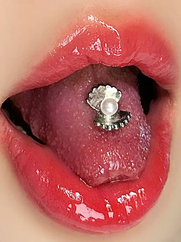 body-jeweller-shell-tongue-stud-3 Shell shaped tongue stud model shot - Bubbleoo body jewelry