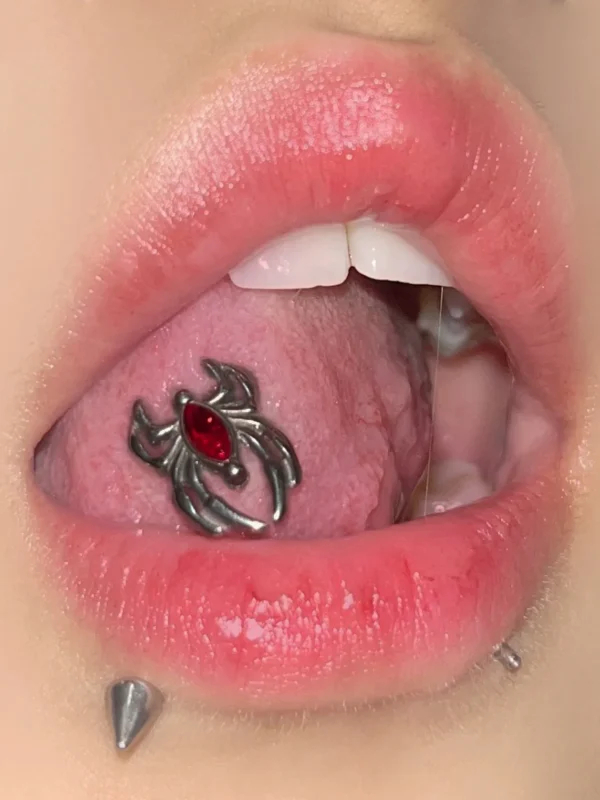body-jewellery-spider-tongue-stud-1 Spider shaped tongue stud model shot - Bubbleoo body jewelry